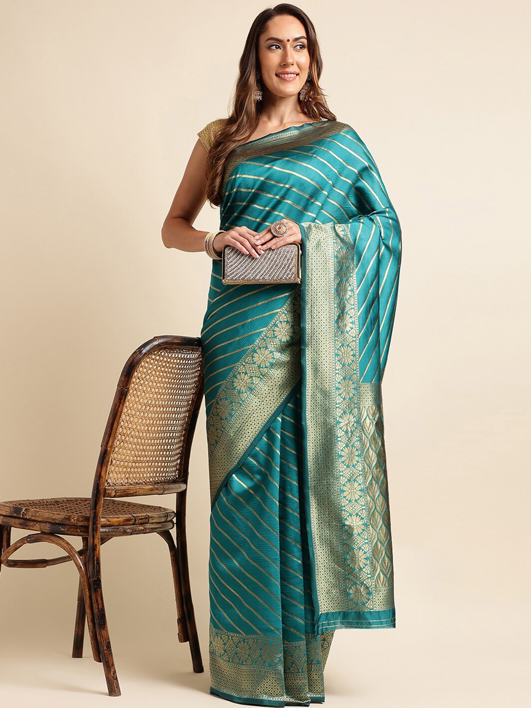

KALINI Green & Gold-Toned Striped Woven Design Zari Silk Blend Kanjeevaram Saree