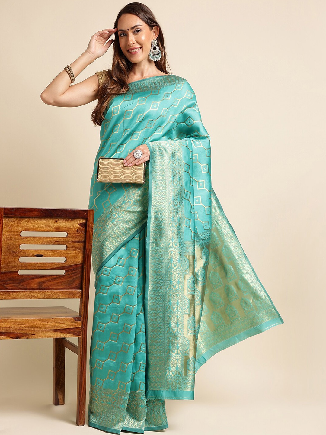 

KALINI Green & White Geometric Woven Design Zari Silk Blend Kanjeevaram Saree