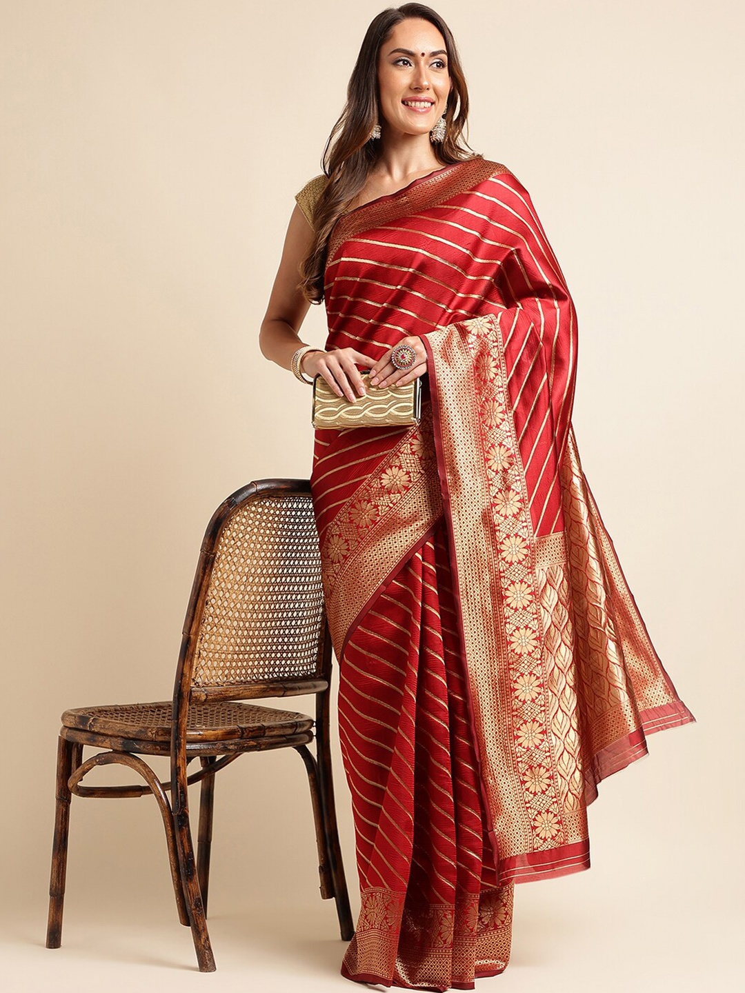 

KALINI Maroon & Gold-Toned Leheriya Woven Design Zari Silk Blend Kanjeevaram Saree