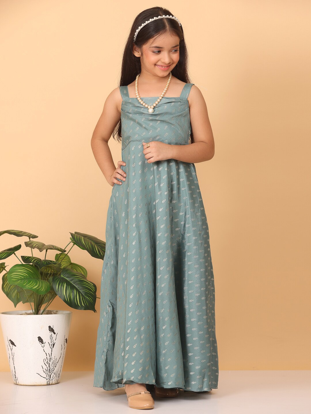 

Ethnovog Ethnic Motifs Printed Pleated Detailed Maxi Ethnic Dress, Green