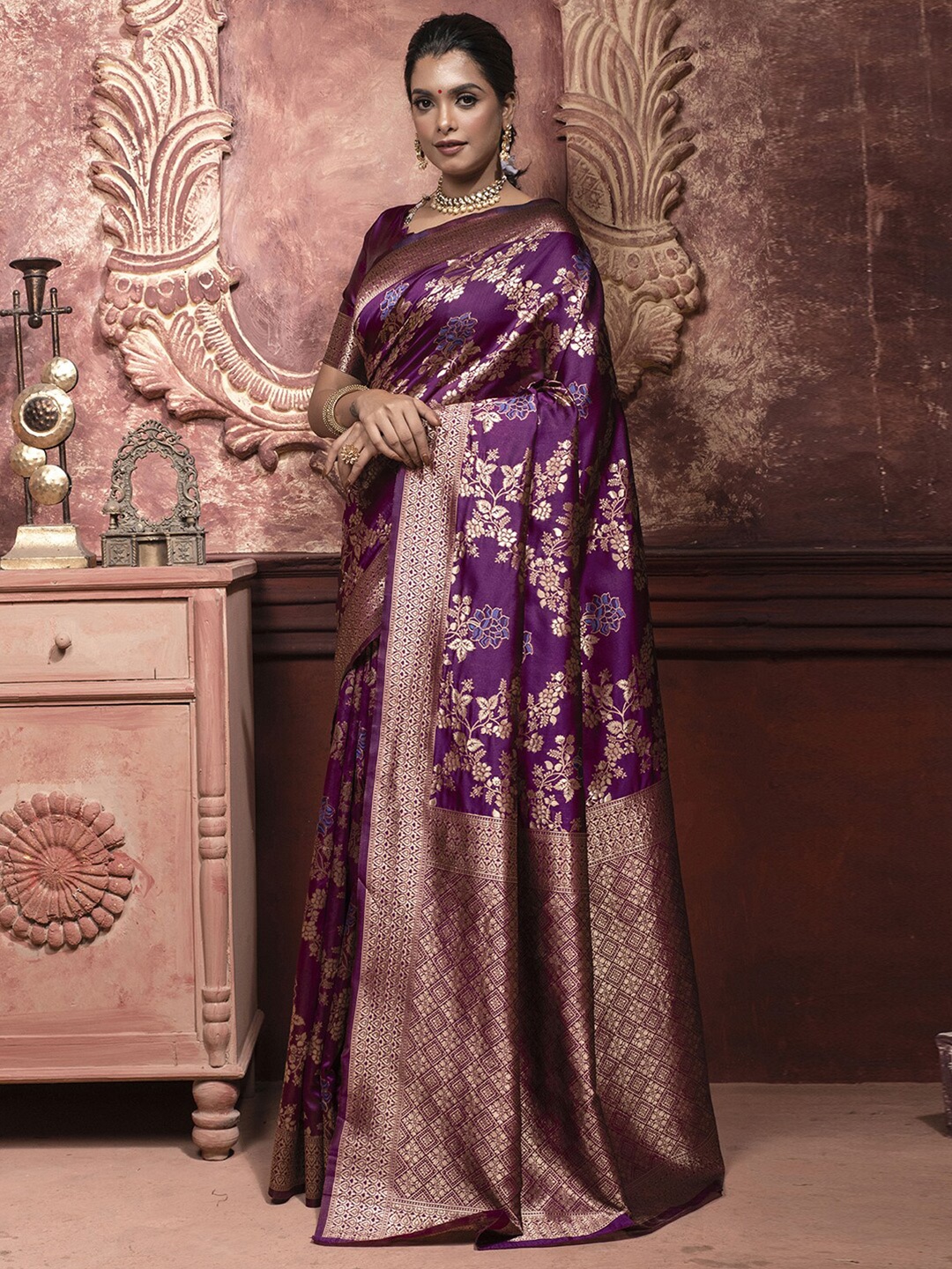 

Mitera Floral Woven Designed Zari Saree, Purple