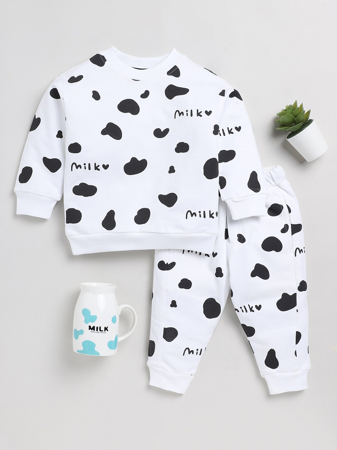 

Clt.s Unisex Kids Geometric Printed Night suit, White