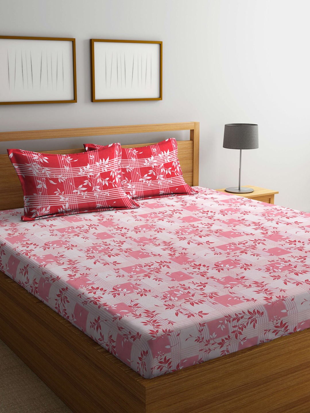 

BOMBAY DYEING Pink & Red Floral 104 TC Queen Bedsheet with 2 Pillow Covers