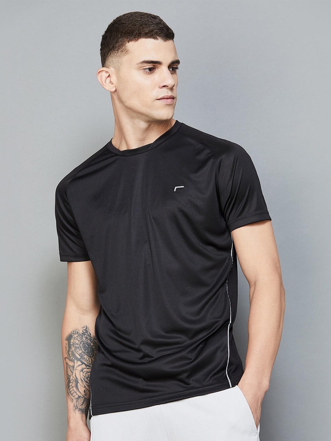 

Fame Forever by Lifestyle Raglan Sleeves Sports T-shirt, Black