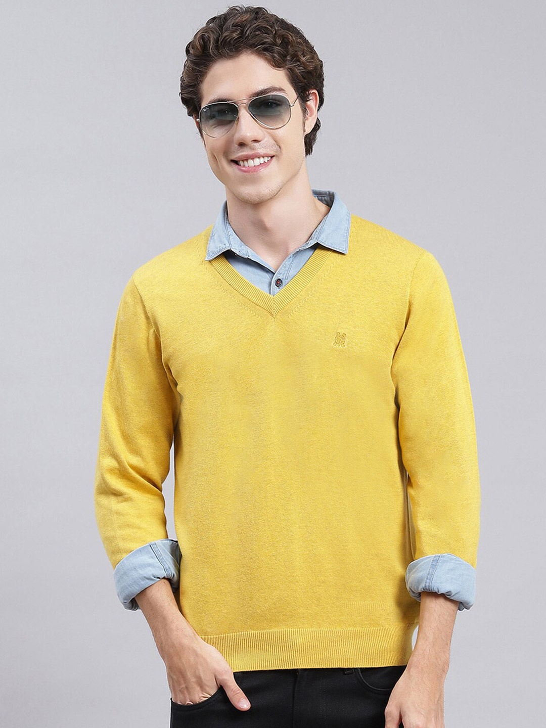 

Monte Carlo V-Neck Pullover Sweaters, Yellow