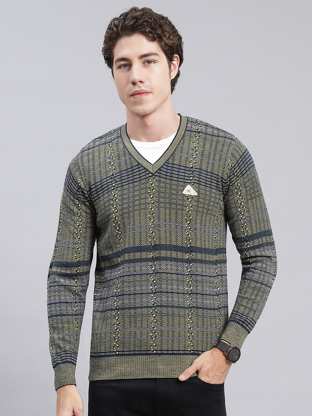

Monte Carlo Self Design V-Neck Pullover, Green