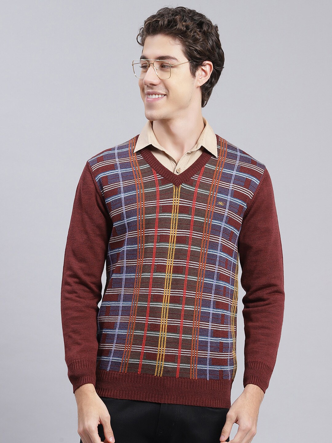 

Monte Carlo Checked V-Neck Pullover Sweater, Maroon