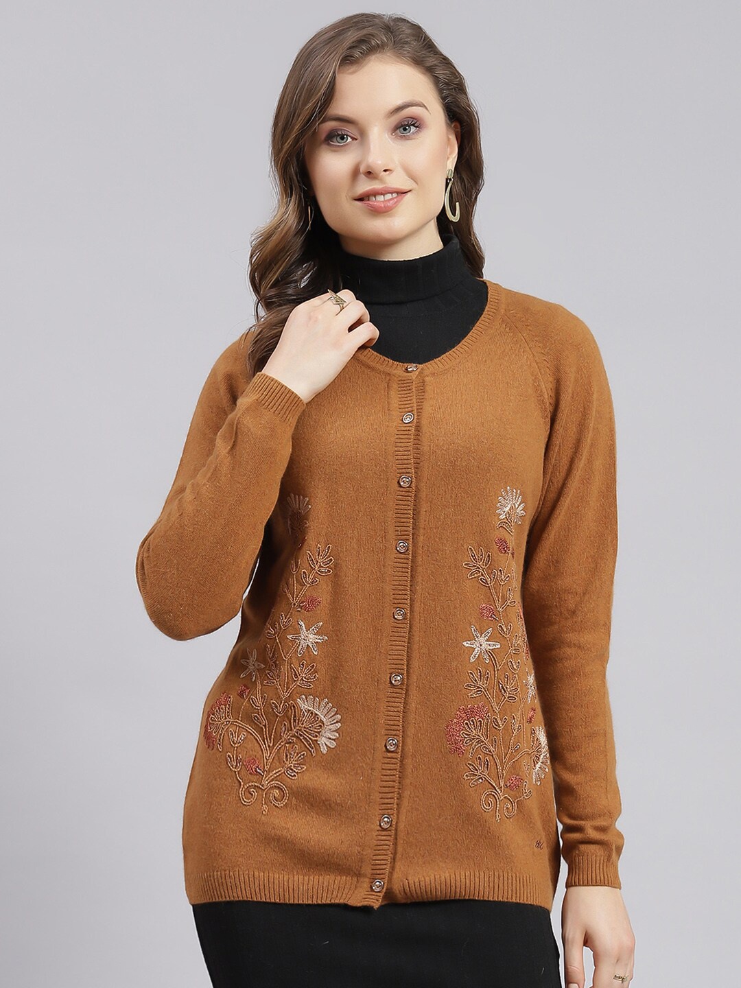 

Monte Carlo Embroidered Woollen Cardigan with Embroidered Detail, Rust
