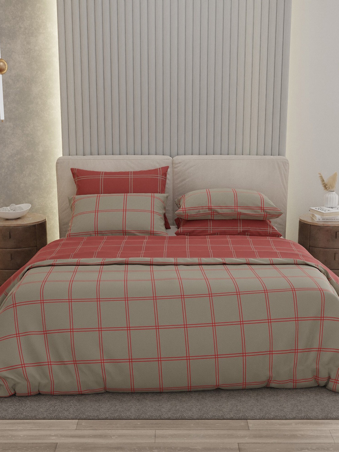 

Stoa Paris Vogue Beige & Peach-Colored Checked Double King Bedding Set