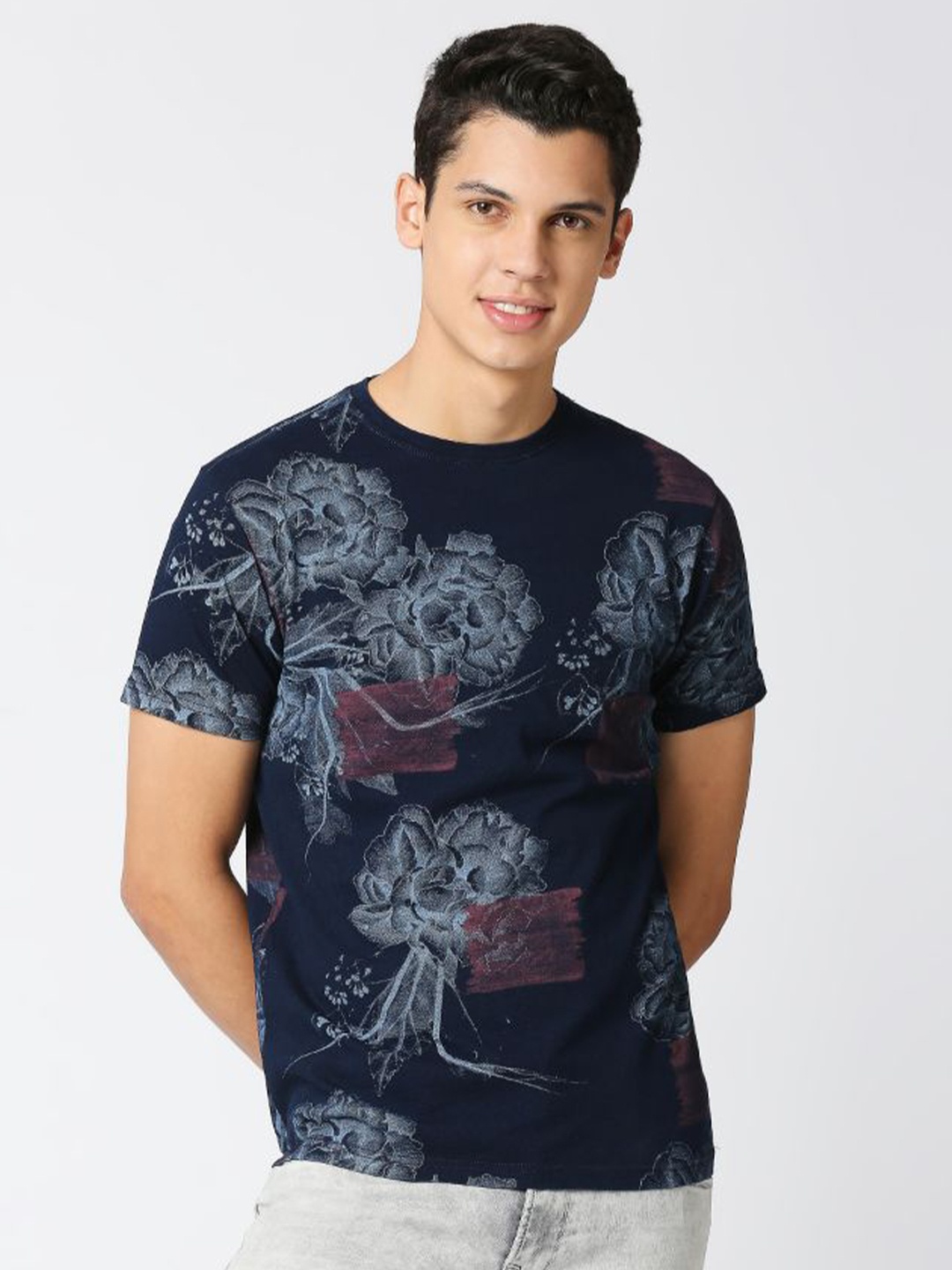 

Pepe Jeans Men Blue Printed V-Neck Pockets Slim Fit T-shirt