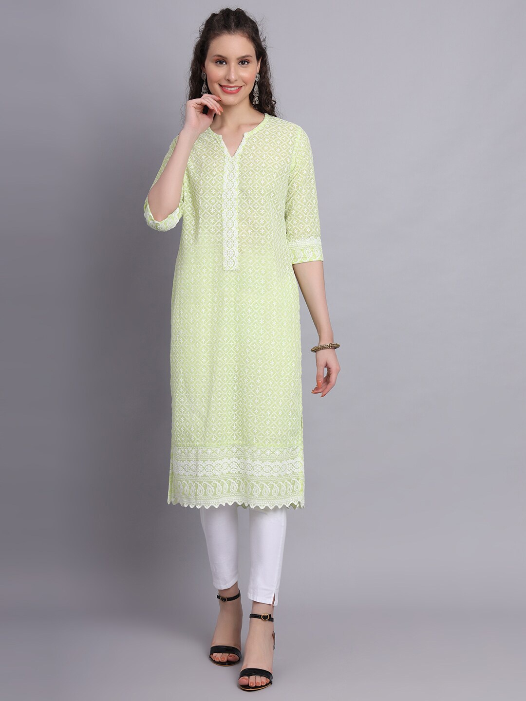 

Vastraa Fusion Ethnic Motifs Embroidered Chikankari Kurta, Green