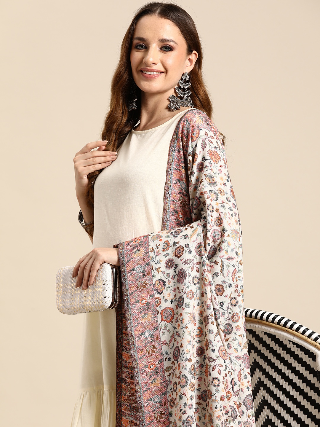 

Sangria Women Floral Wool Blend Shawl, White