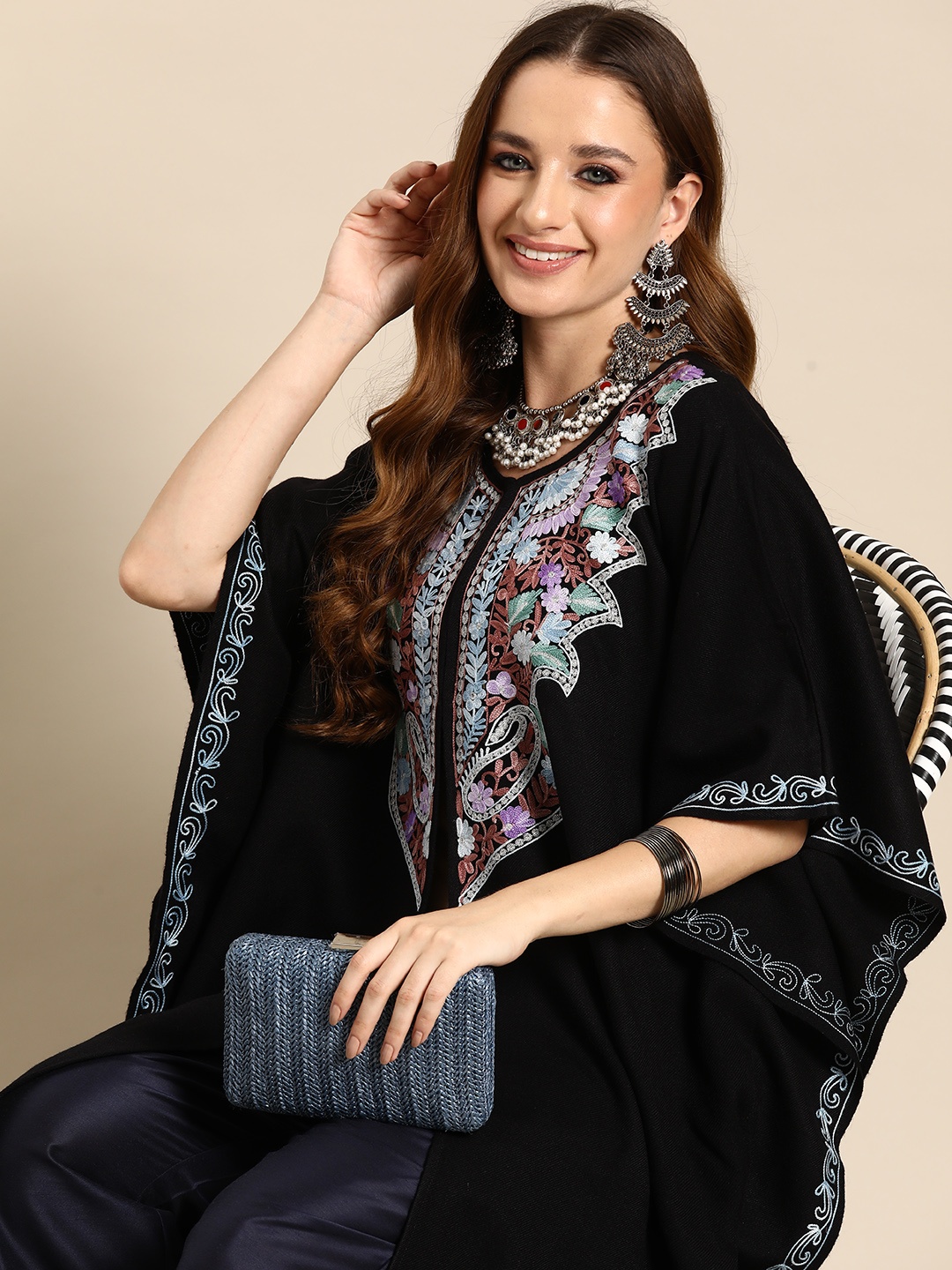 

Sangria Women Floral Yoke Design Flared Sleeves Jacquard Kaftan Kurta, Black