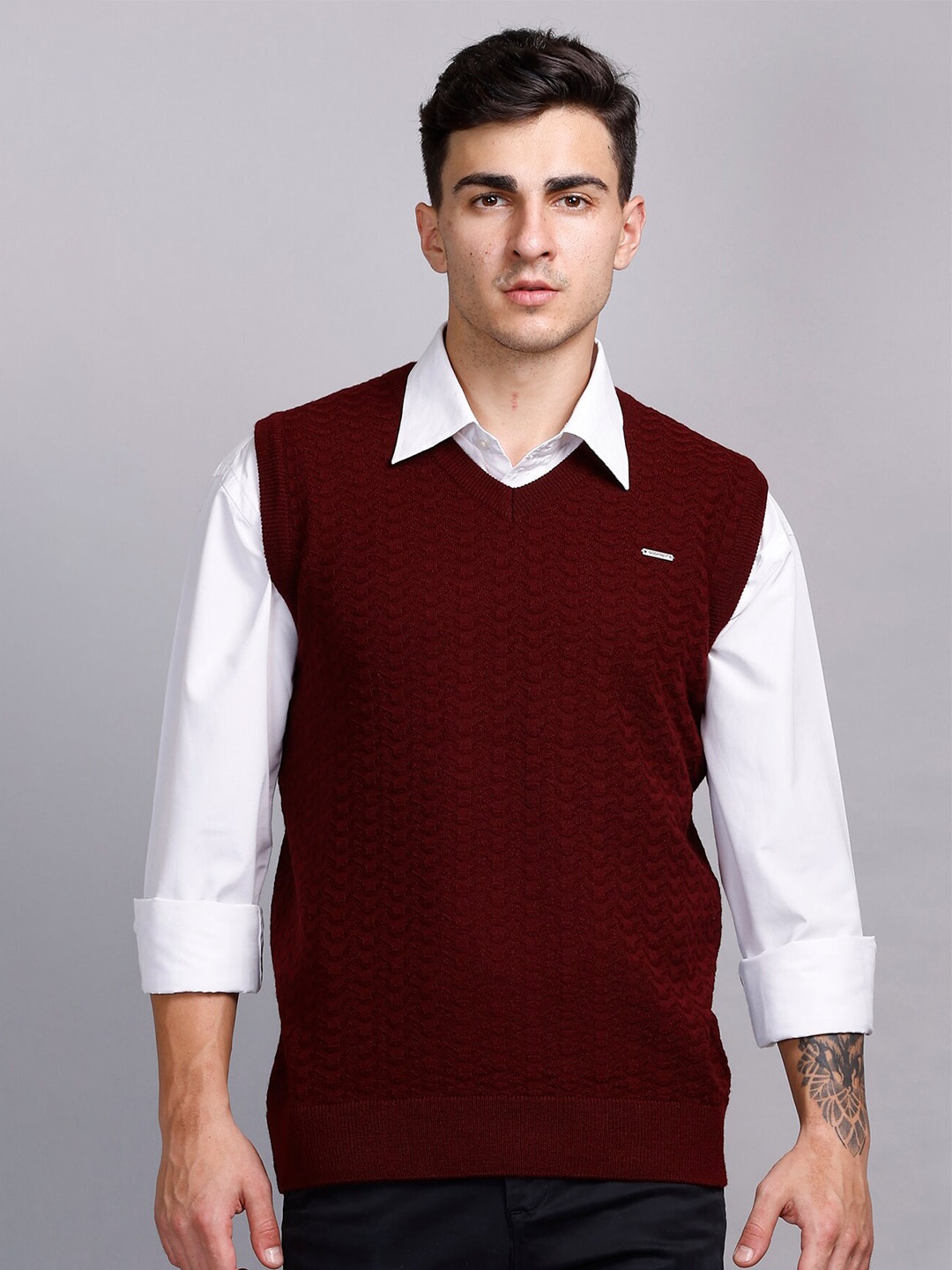 

GODFREY Self Design Cable Knit Acrylic Sweater Vest, Burgundy