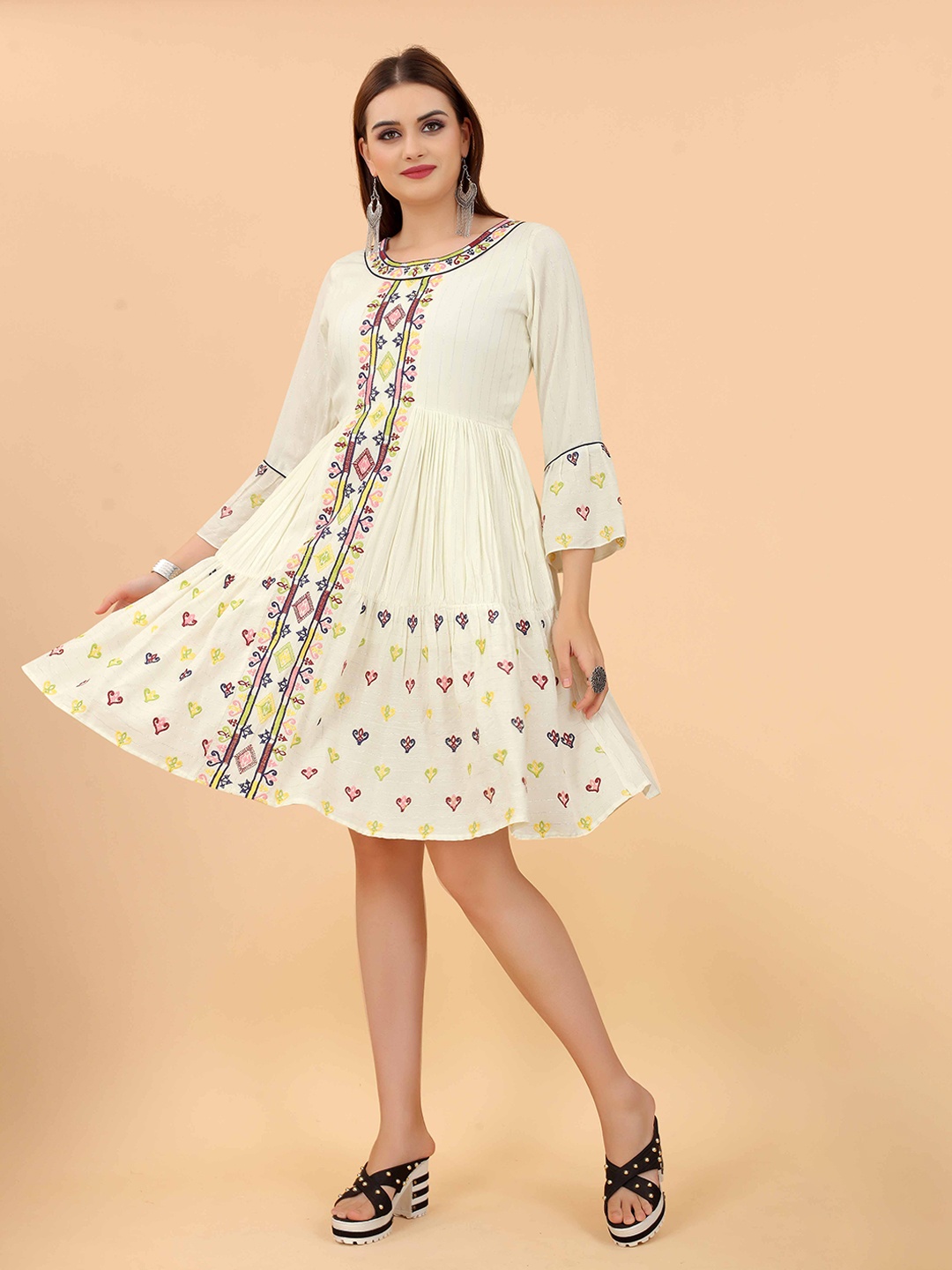 

Growish Floral Print Bell Sleeve A-Line Dress, White