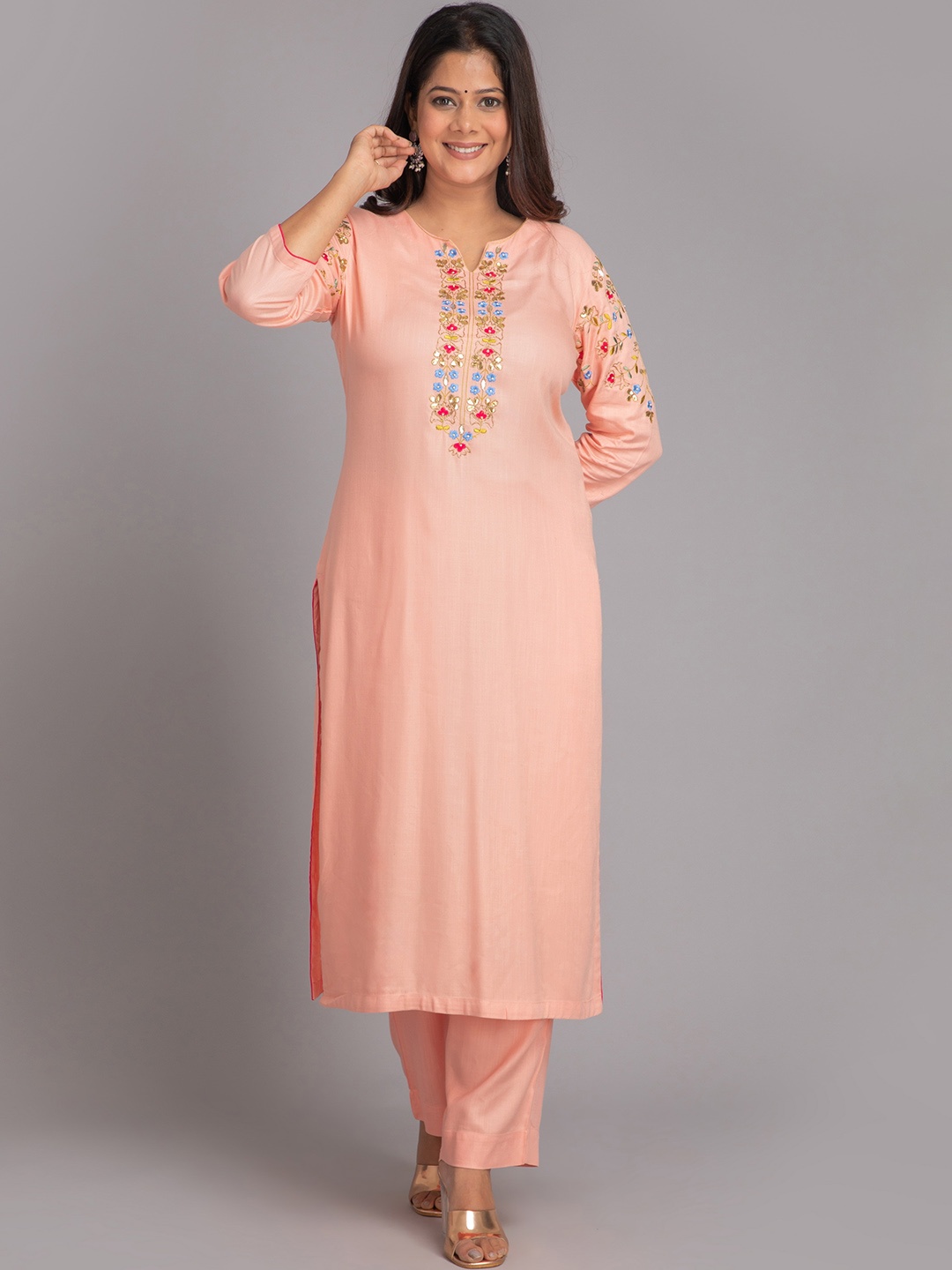 

SUTI Floral Yoke Design Regular Thread Work Kurta With Palazzos, Pink