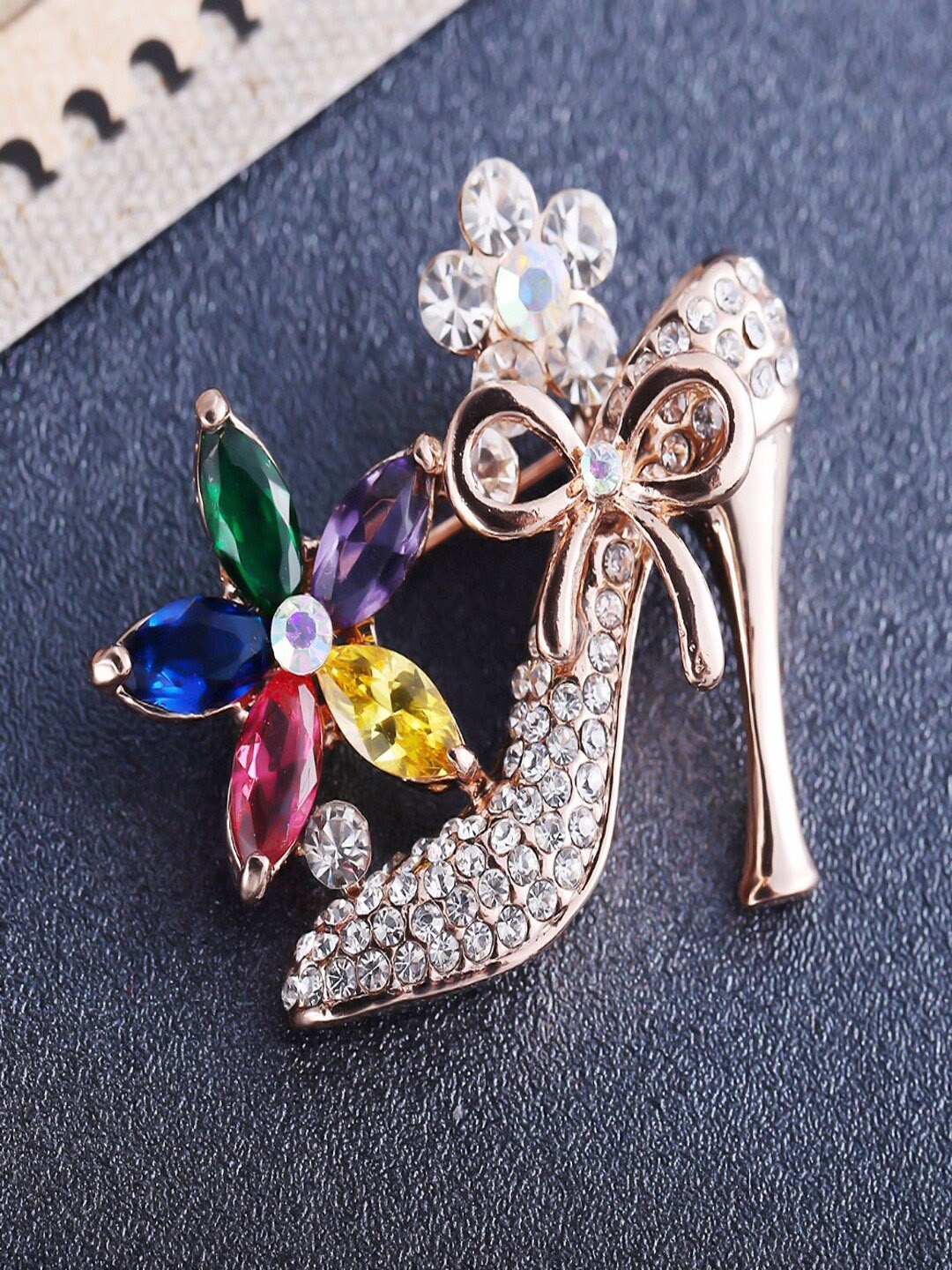 

UNIVERSITY TRENDZ Women Crystal Studded High Heels Brooch, Gold