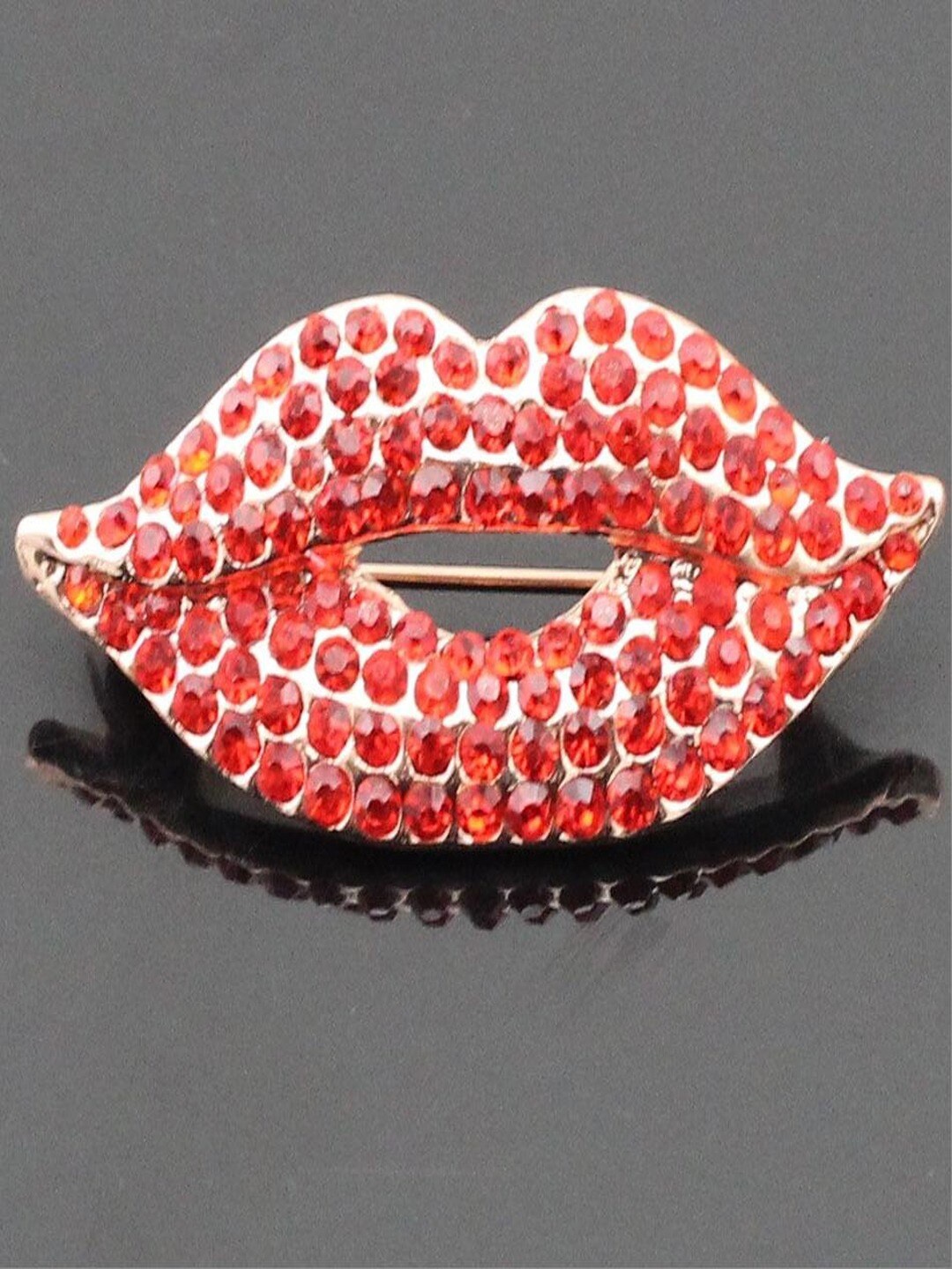 

UNIVERSITY TRENDZ Women Crystal Studded Lips Brooch, Gold