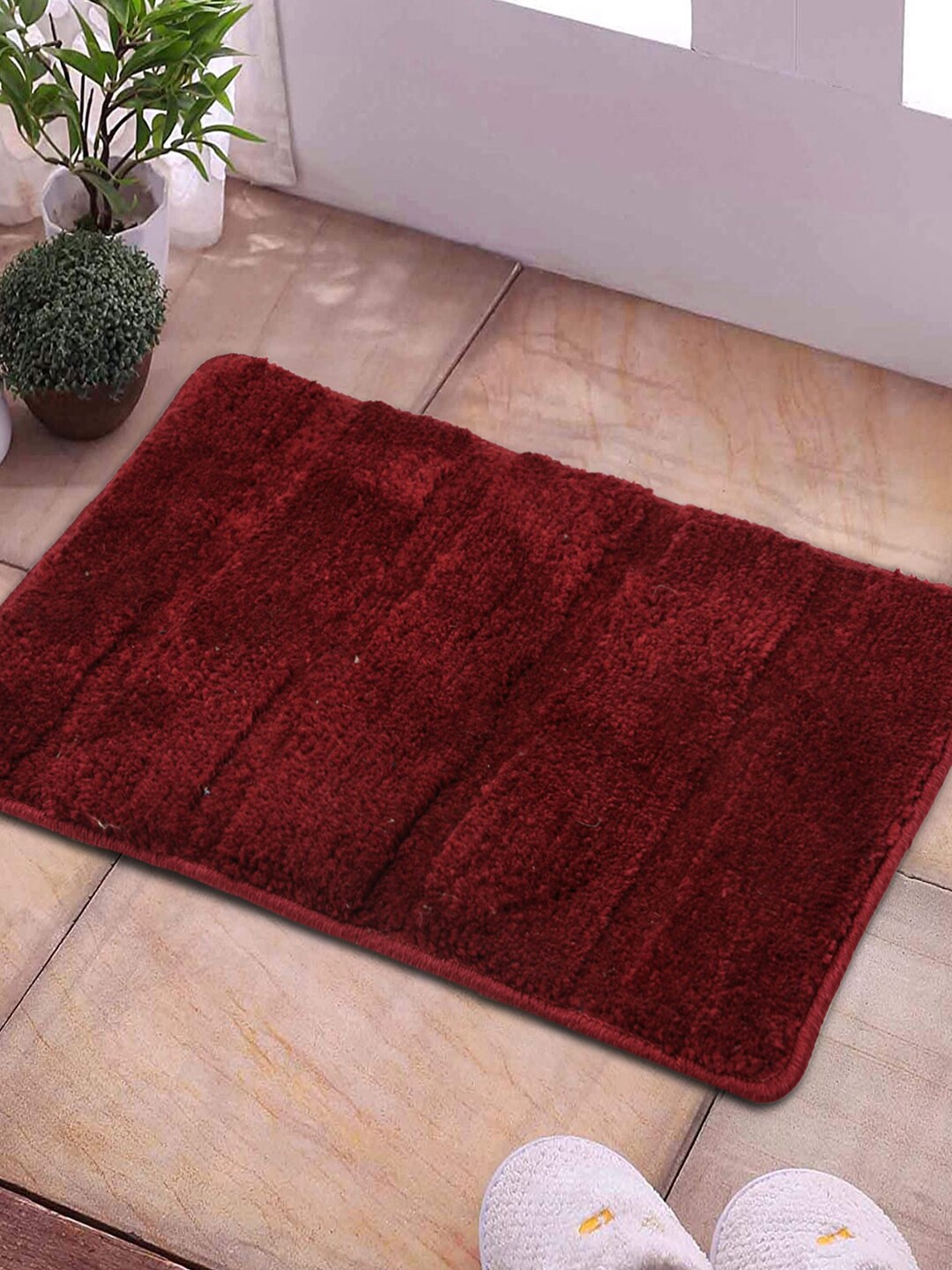 

Kuber Industries Maroon Velvet Doormat