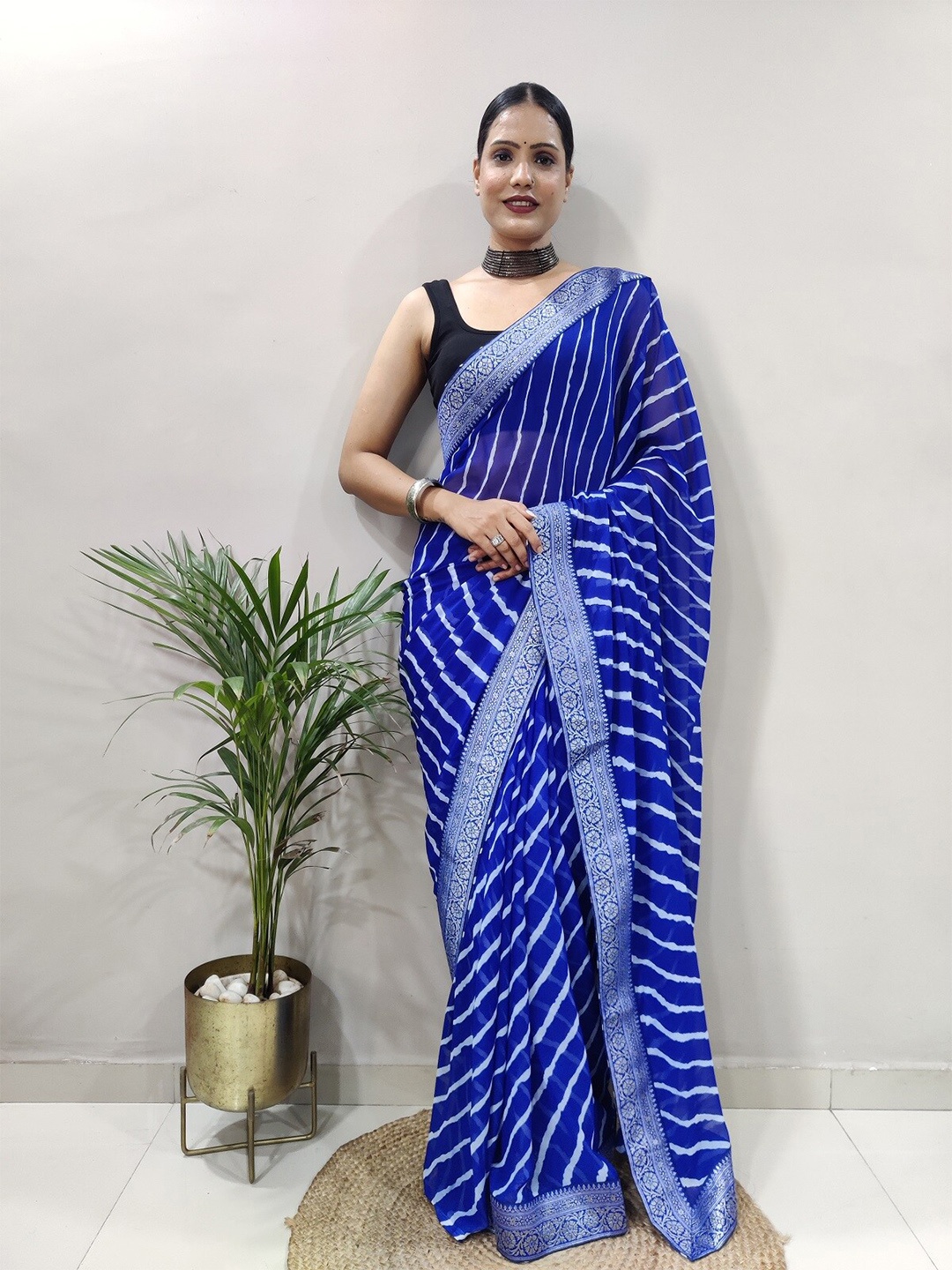 

DWINI Leheriya Zari Pure Georgette Leheriya Saree, Blue