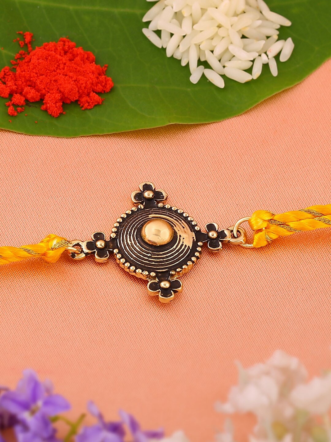 

Estele Unisex Gold-plated Rakhi