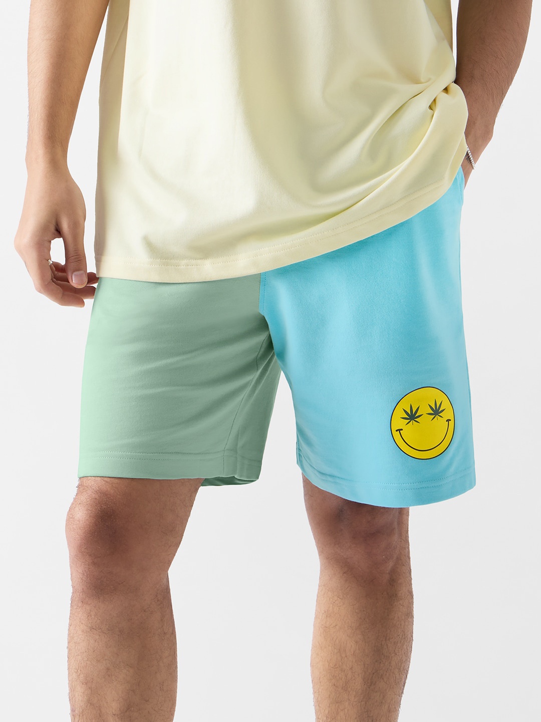 

The Souled Store Men Colourblocked Mid Rise Pure Cotton Shorts, Green