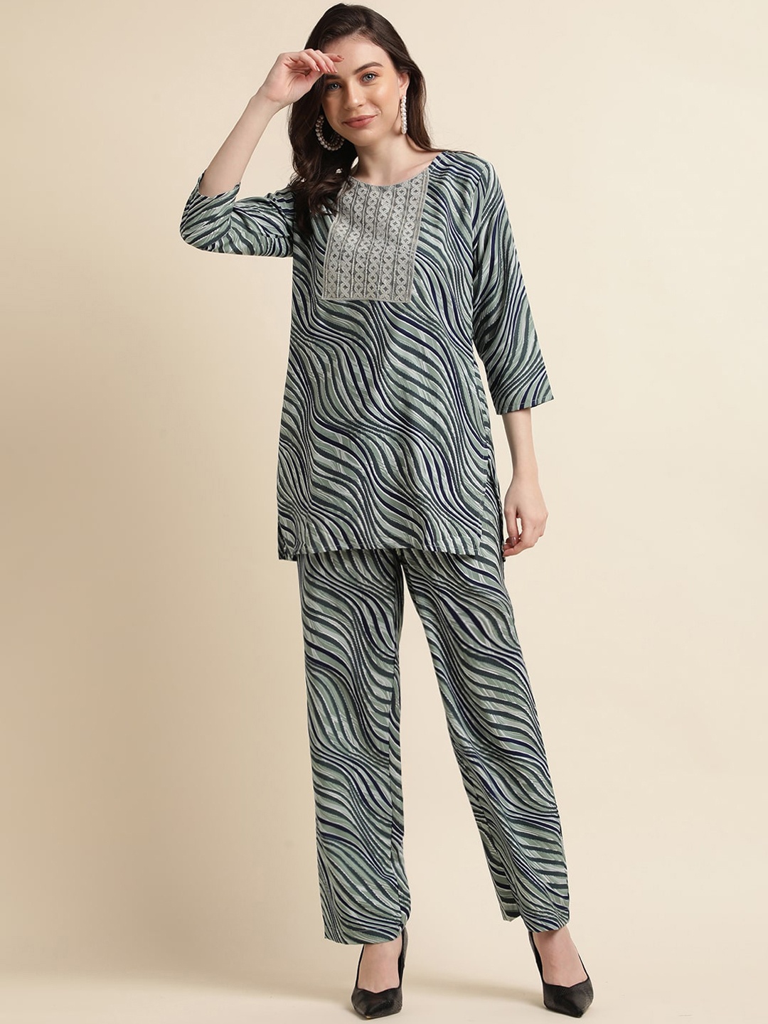 

HERE&NOW Geometric Printed Thread Work Tunic With Trouser Co-Ords, Green