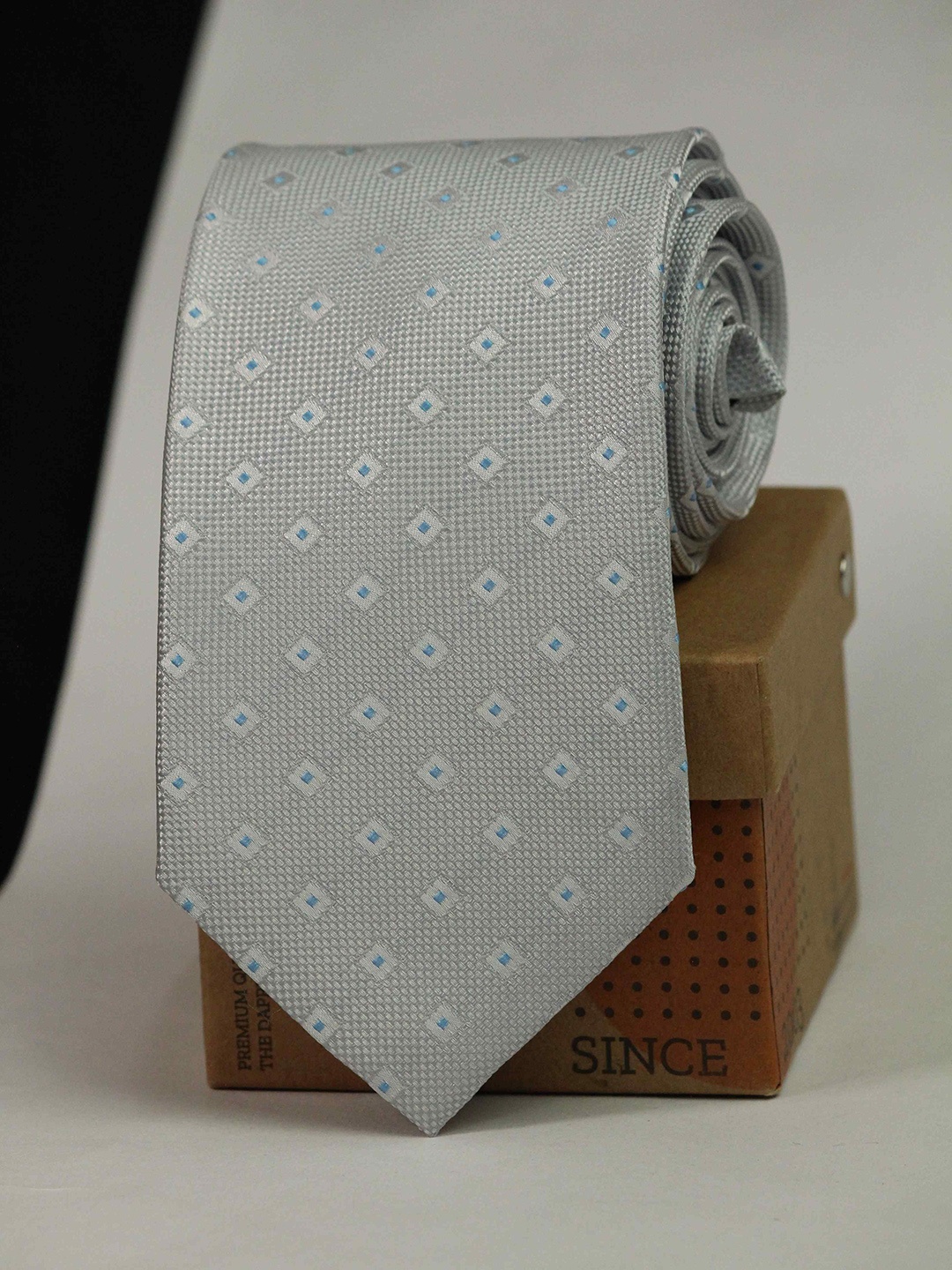 

Tossido Men Printed Broad Tie, Grey