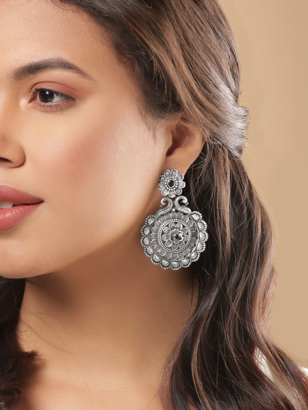 

Rubans Silver-Plated Contemporary Drop Earrings
