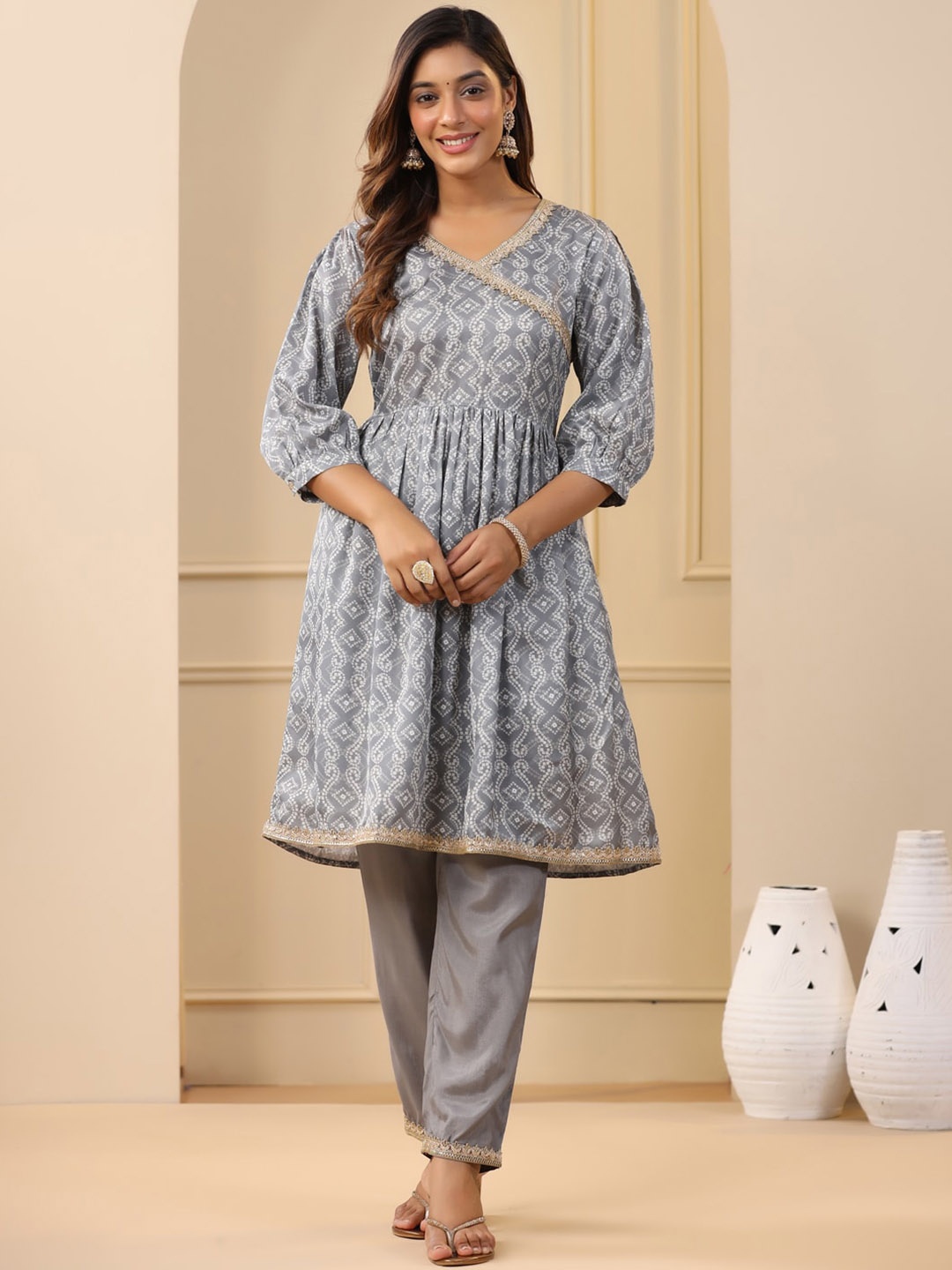 

Jaipur Kurti Bandhani Printed Angrakha Kurta With Trousers, Grey