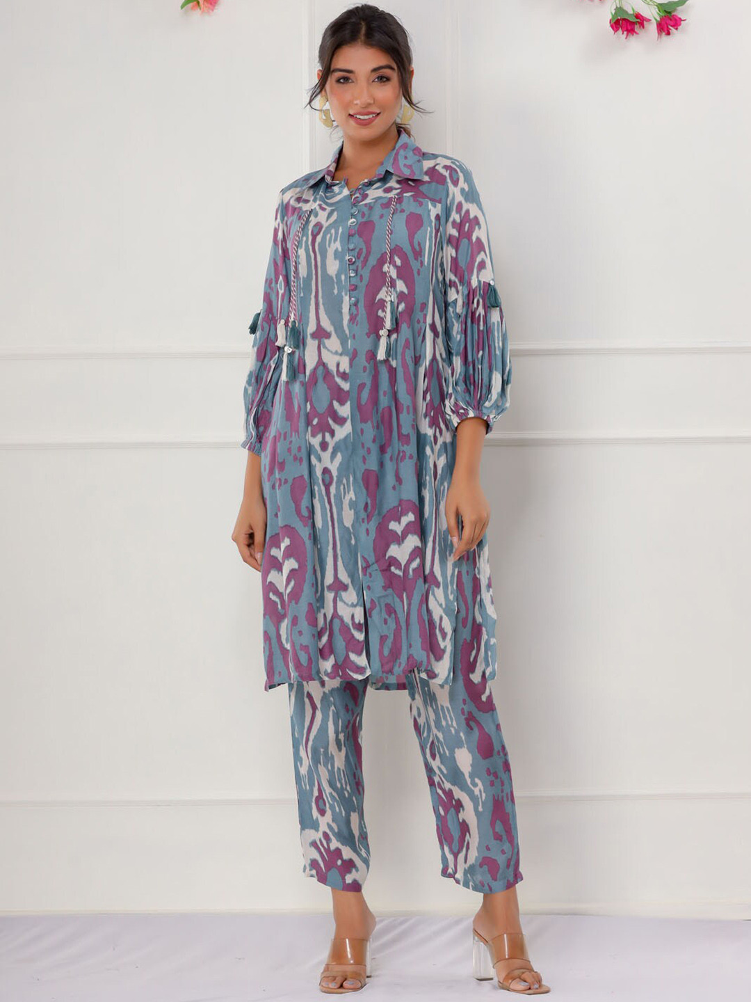 

Meena Bazaar Abstract Printed Shirt Collar Pathani Kurta with Trousers, Blue
