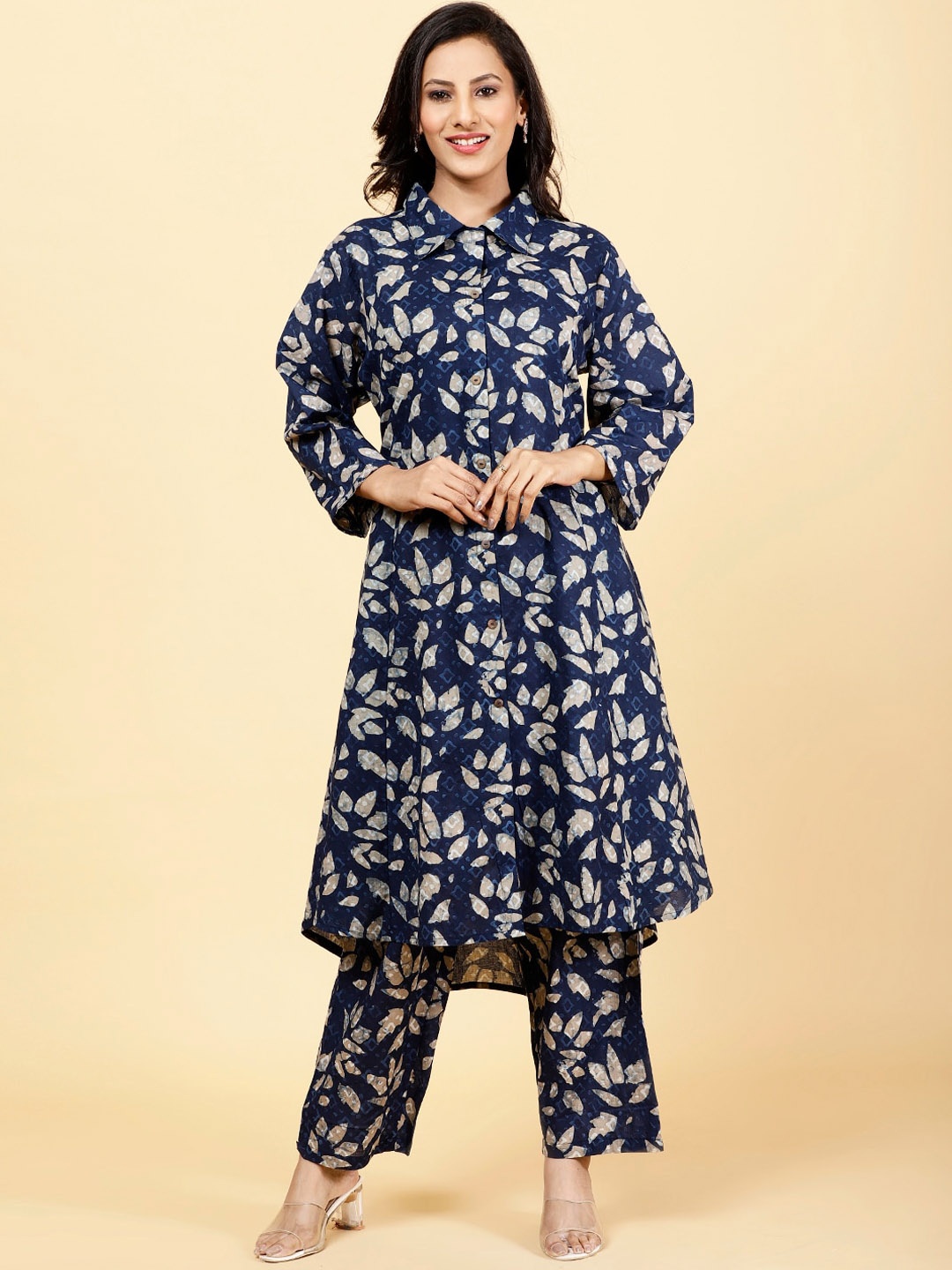 

Meena Bazaar Floral Printed A-Line Kurta With Trousers, Navy blue