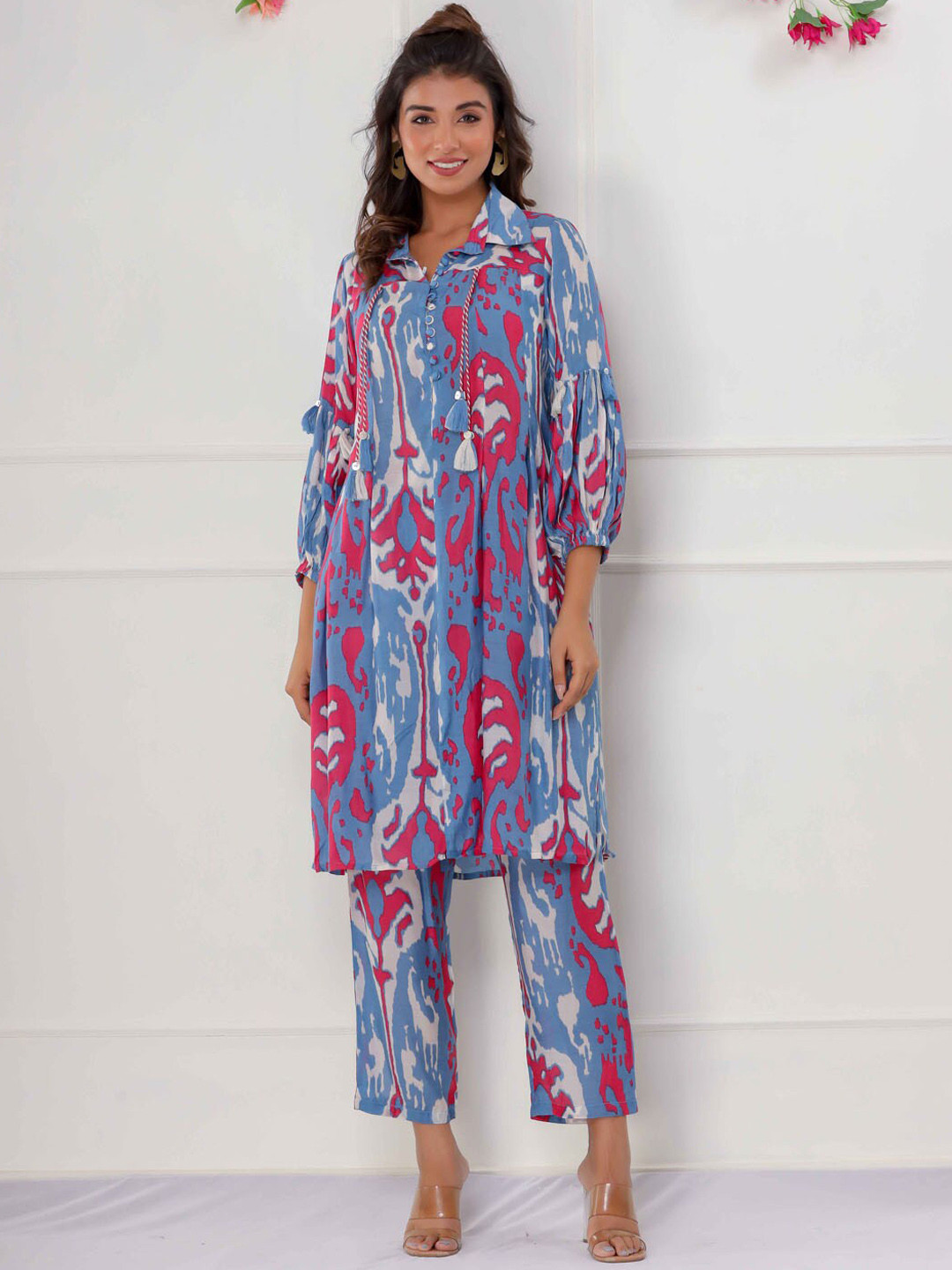 

Meena Bazaar Floral Printed Shirt Collar Kurta With Trousers, Blue