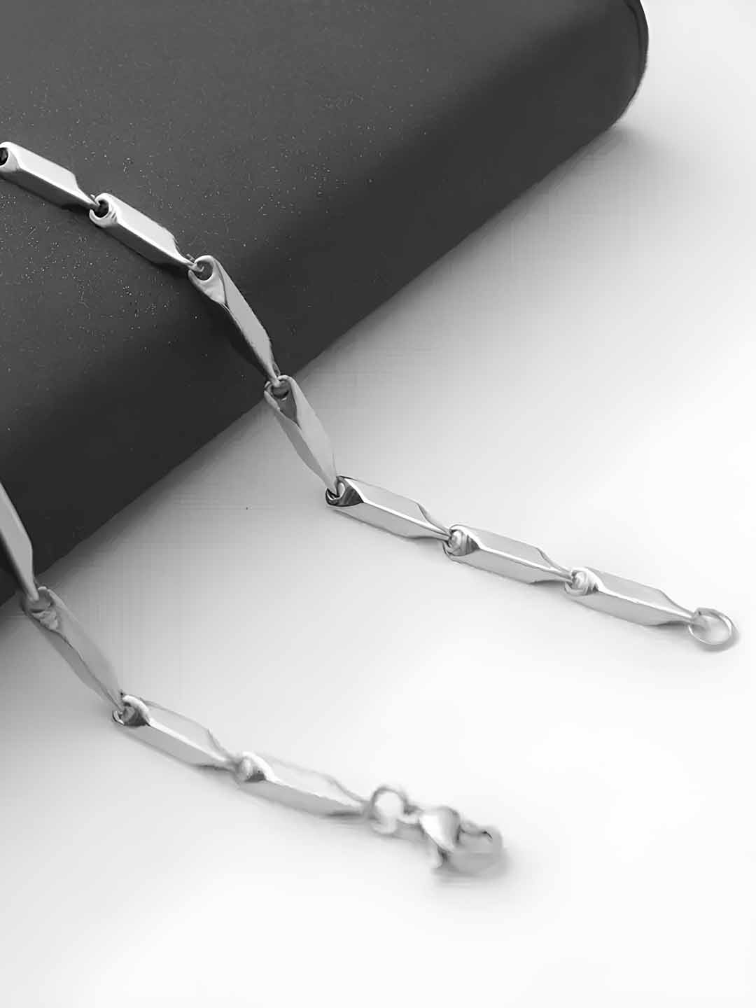 

KARISHMA KREATIONS Unisex Stainless Steel Silver-Plated Chain
