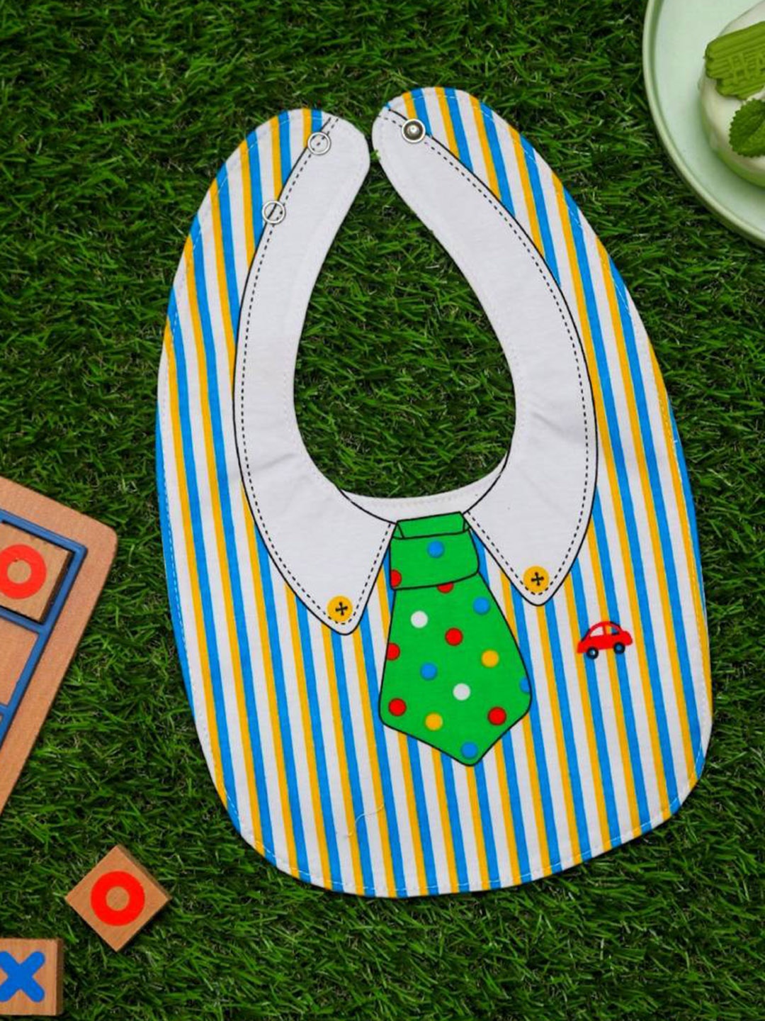 

Yellow Bee Infants Boys Tie & Button Printed Reversible Bibs, Green