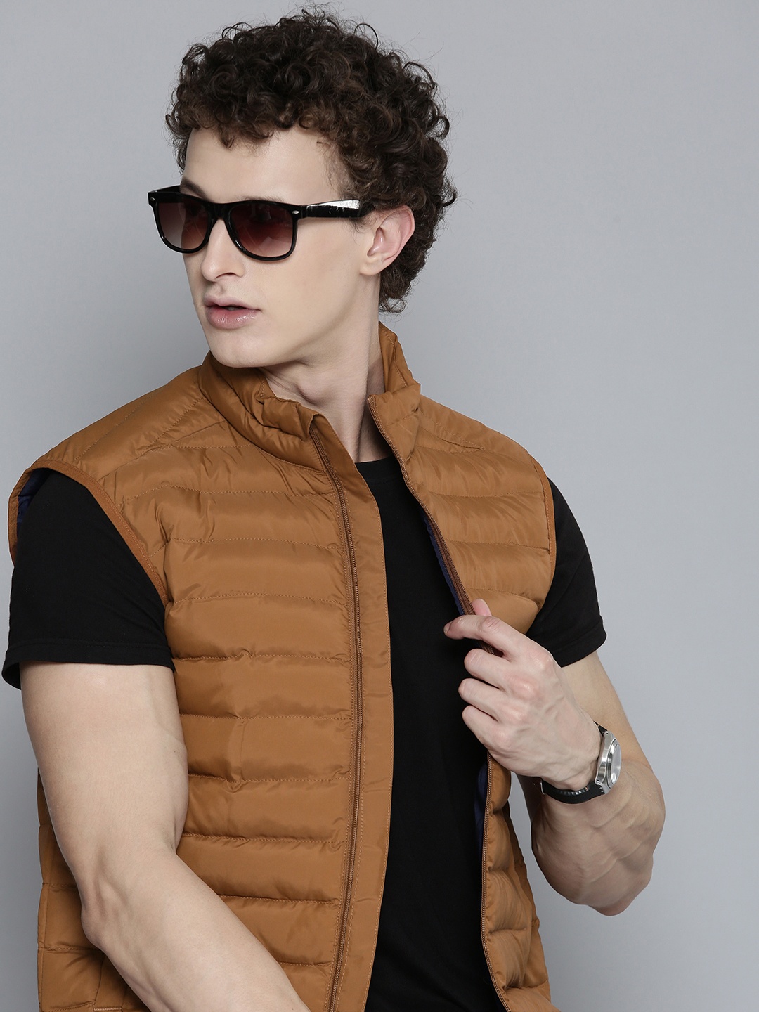 

Levis Men Solid Puffer Jacket, Brown