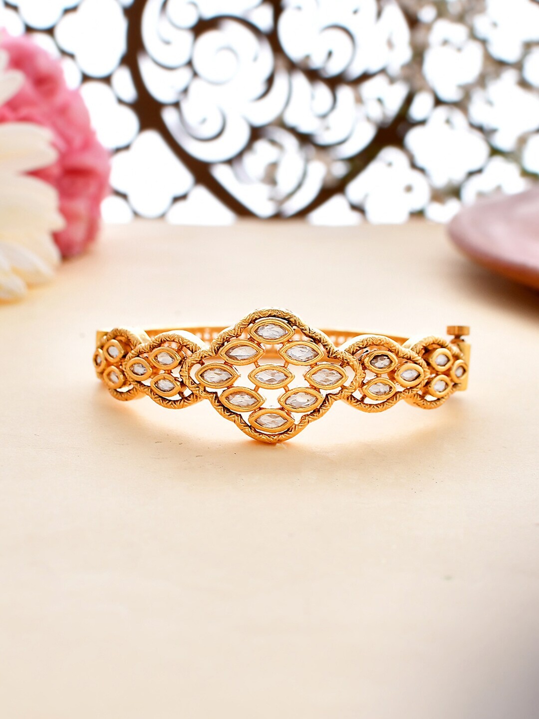 

Voylla Gold-Plated Kundan Studded Bangle-Style Bracelet