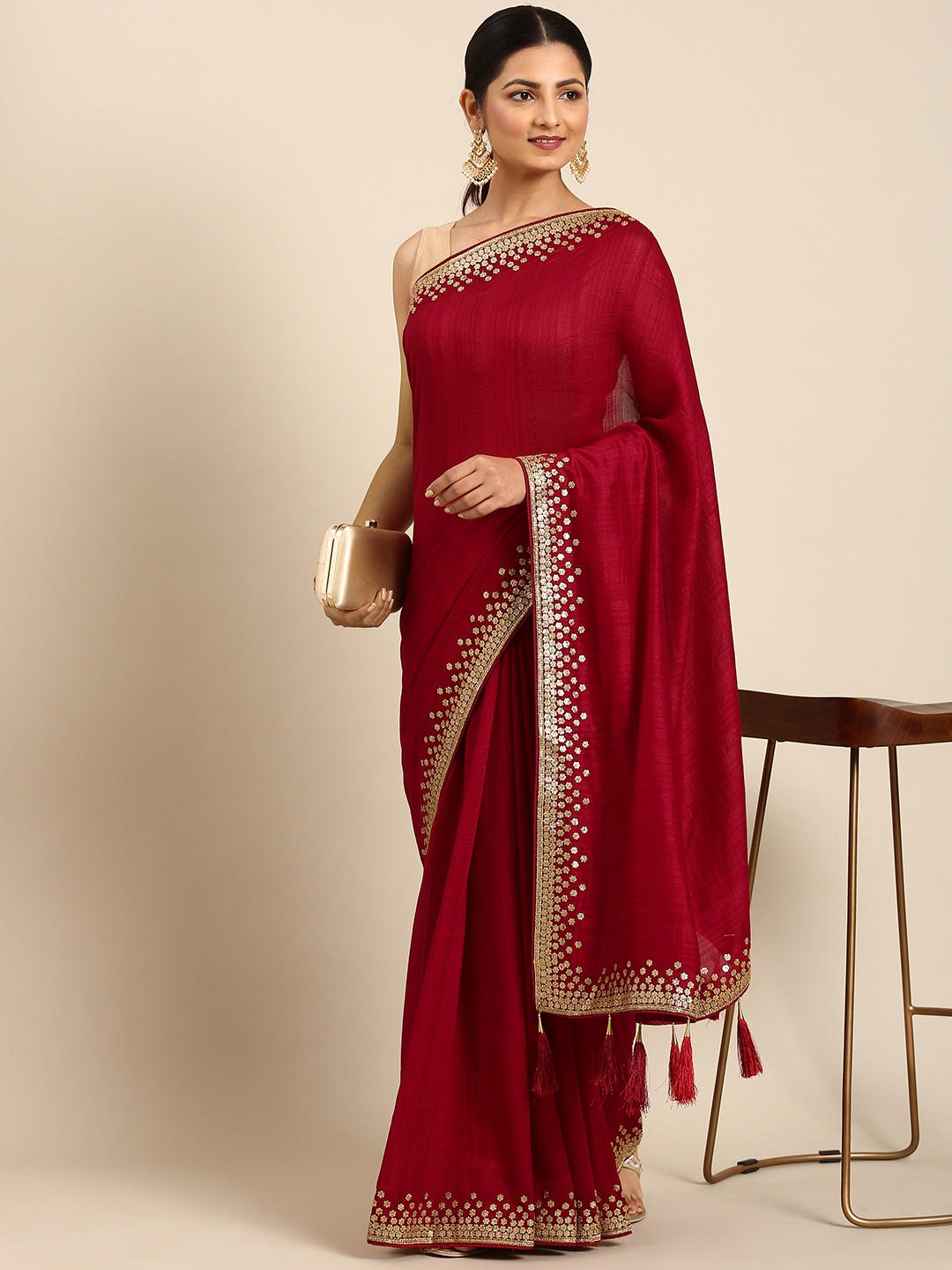

MOHEY Sequinned Art Silk Saree, Red