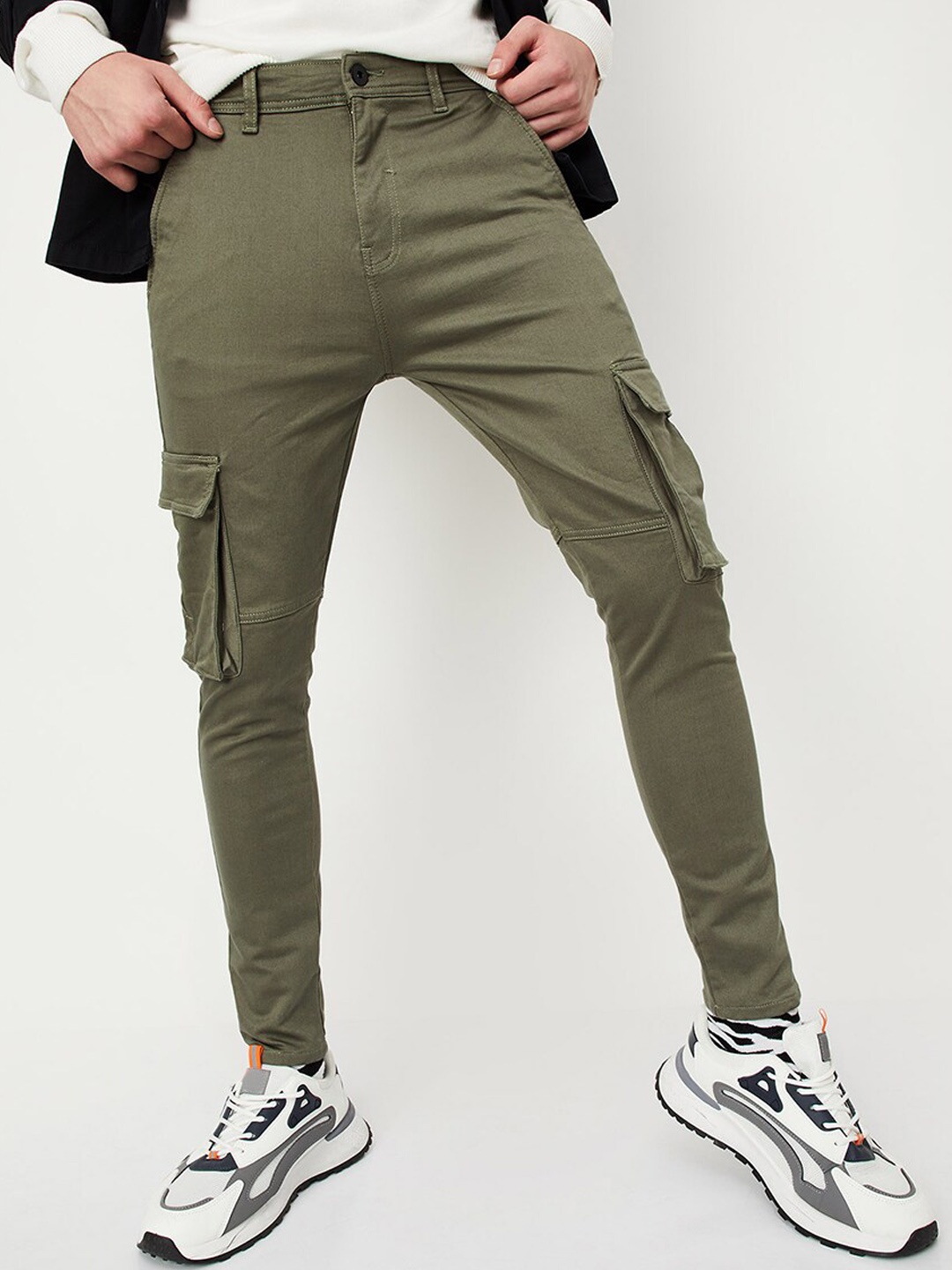 

max Men Mid-Rise Clean Look Stretchable Cargo Jeans, Olive