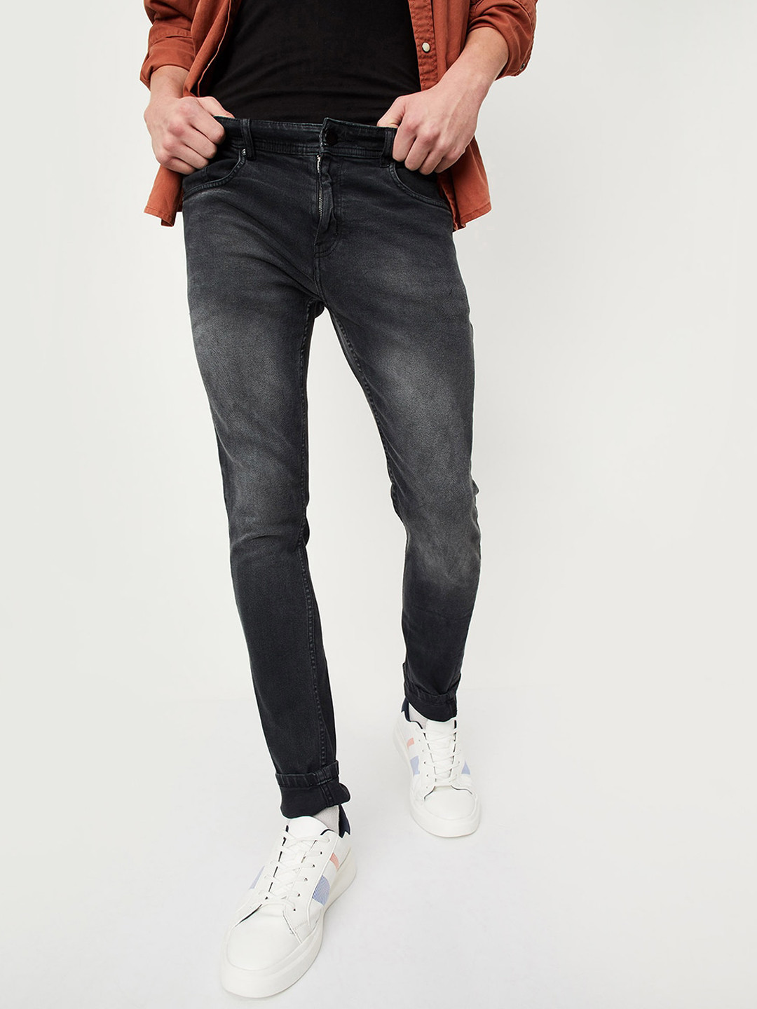 

max Men Heavy Fade Clean Look Stretchable Jeans, Grey