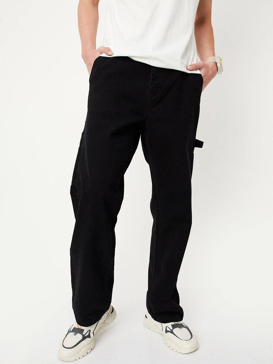 

max Men Smart Mid-Rise Relax Fit Cotton Cargo Jeans, Black
