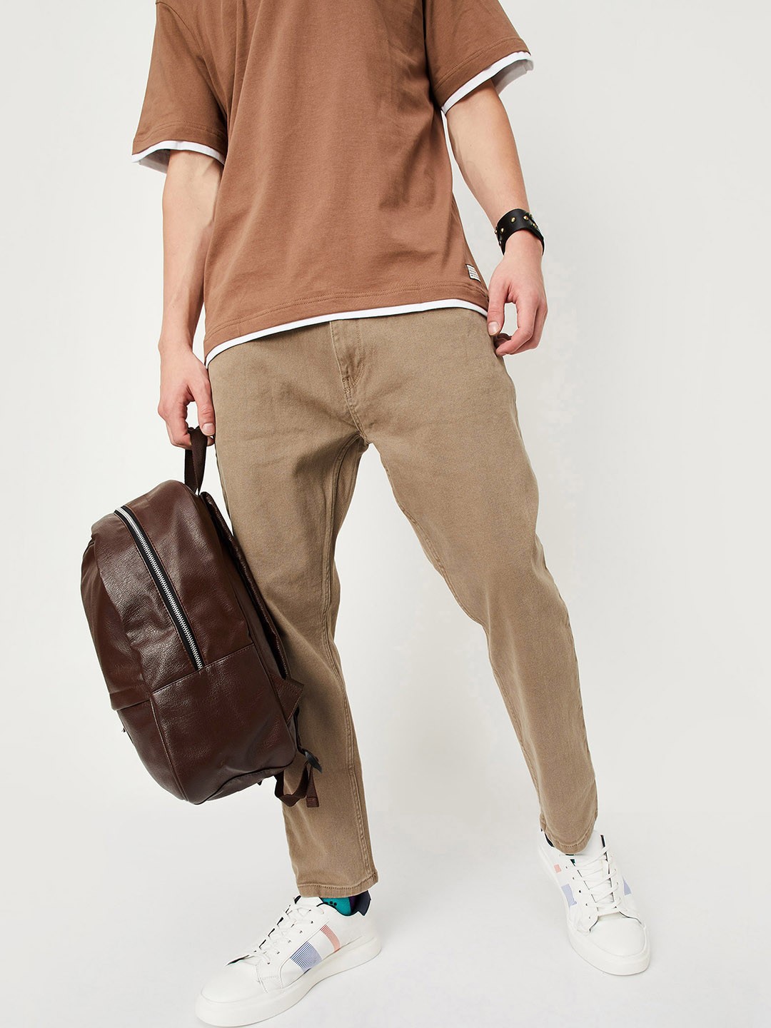 

max Men Mid-Rise Clean Look Stretchable Jeans, Brown