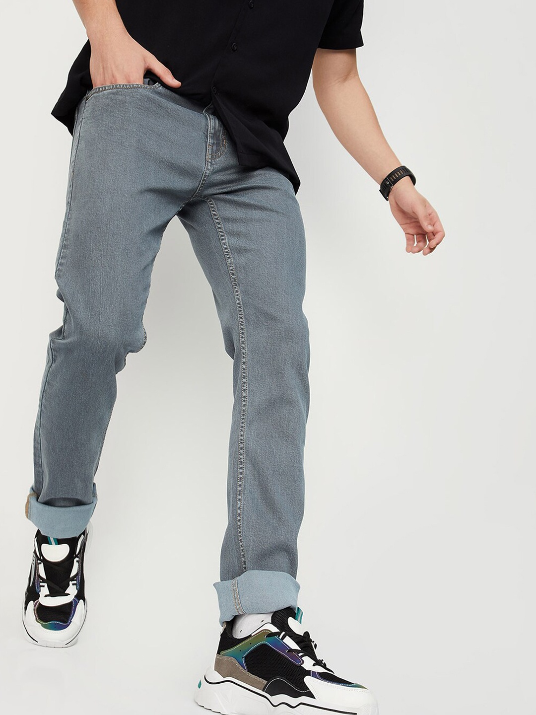

max Men Mid-Rise Clean Look Stretchable Jeans, Grey