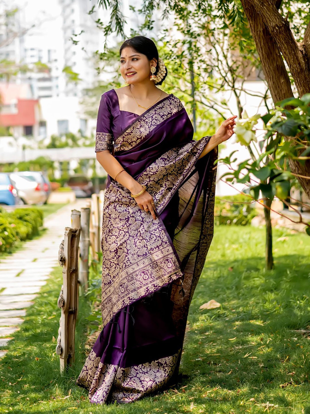 

VISHNU WEAVES Zari Bhagalpuri Saree, Purple