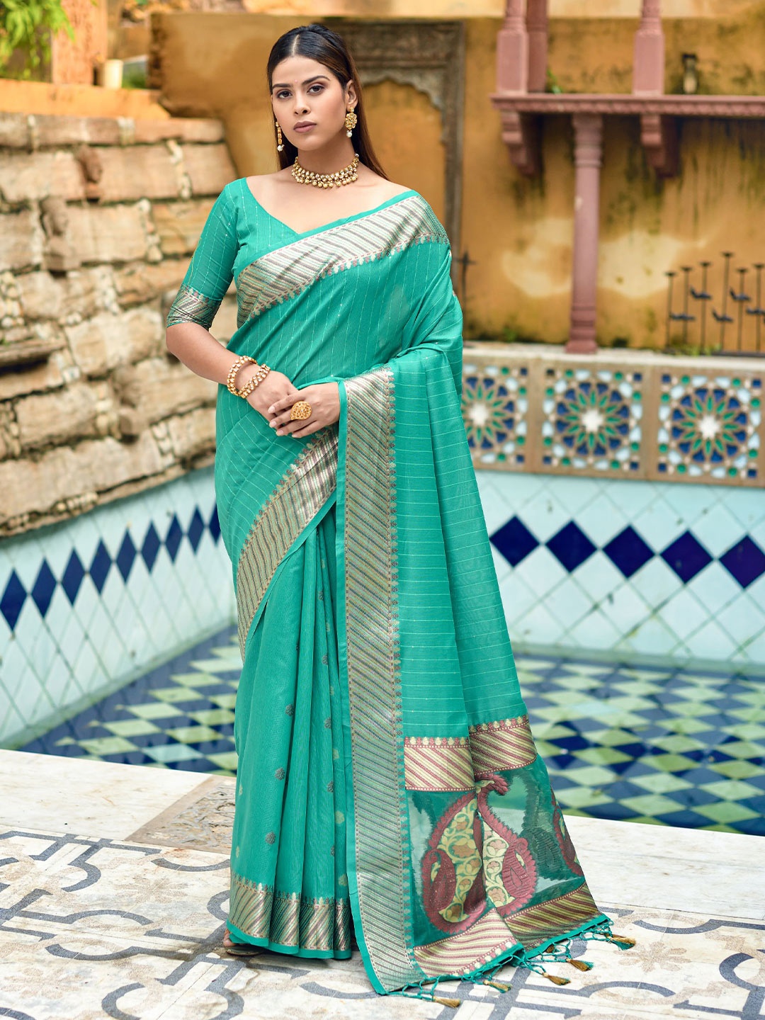 

VISHNU WEAVES Striped Woven Design Sequinned Silk Cotton Pochampally Saree, Teal