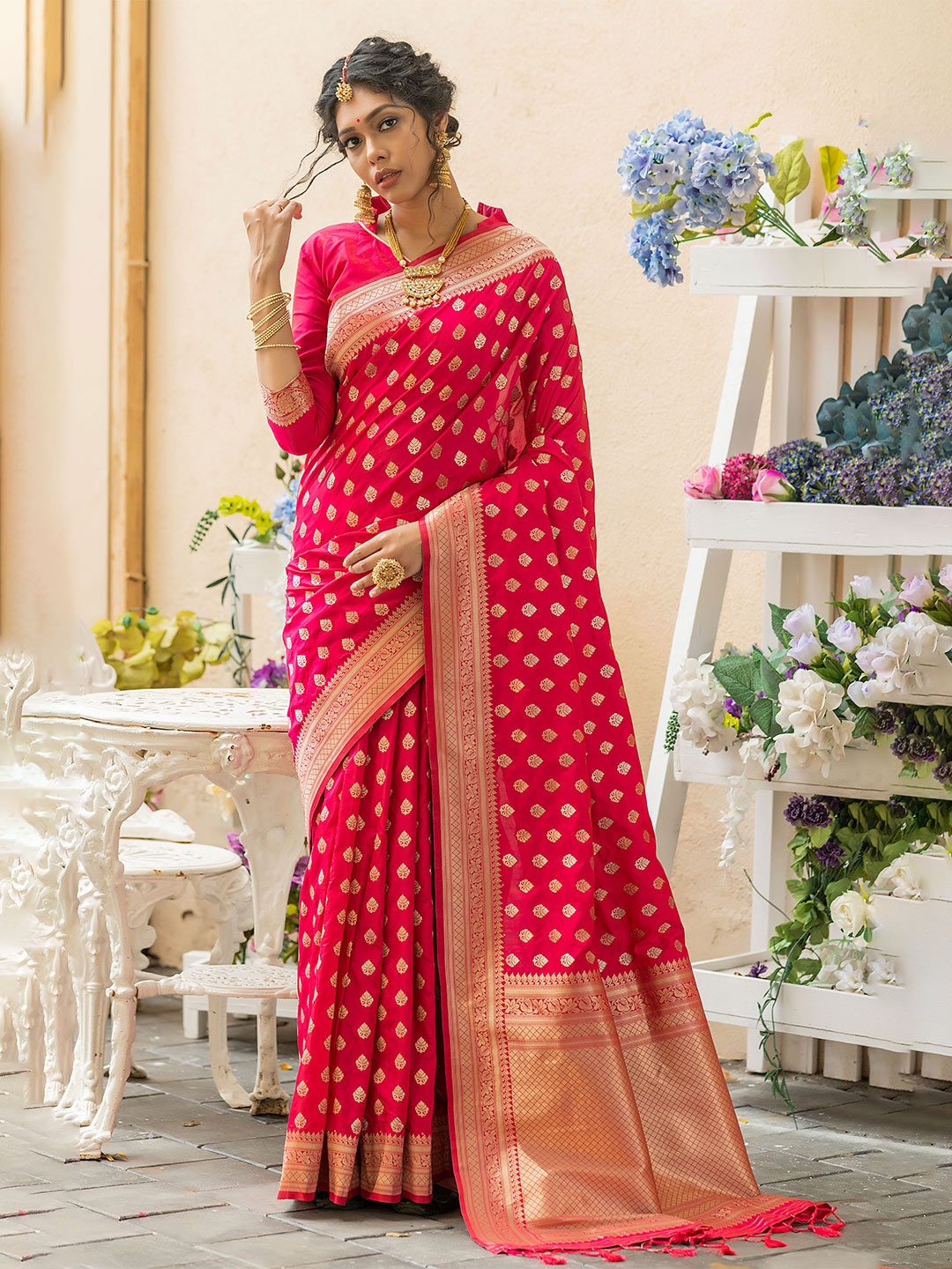 

VISHNU WEAVES Woven Design Zari Banarasi Saree, Pink