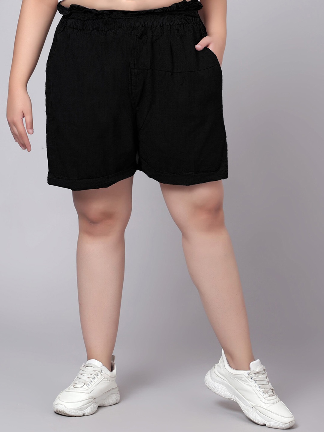 

Indietoga Women High-Rise Regular Shorts, Black