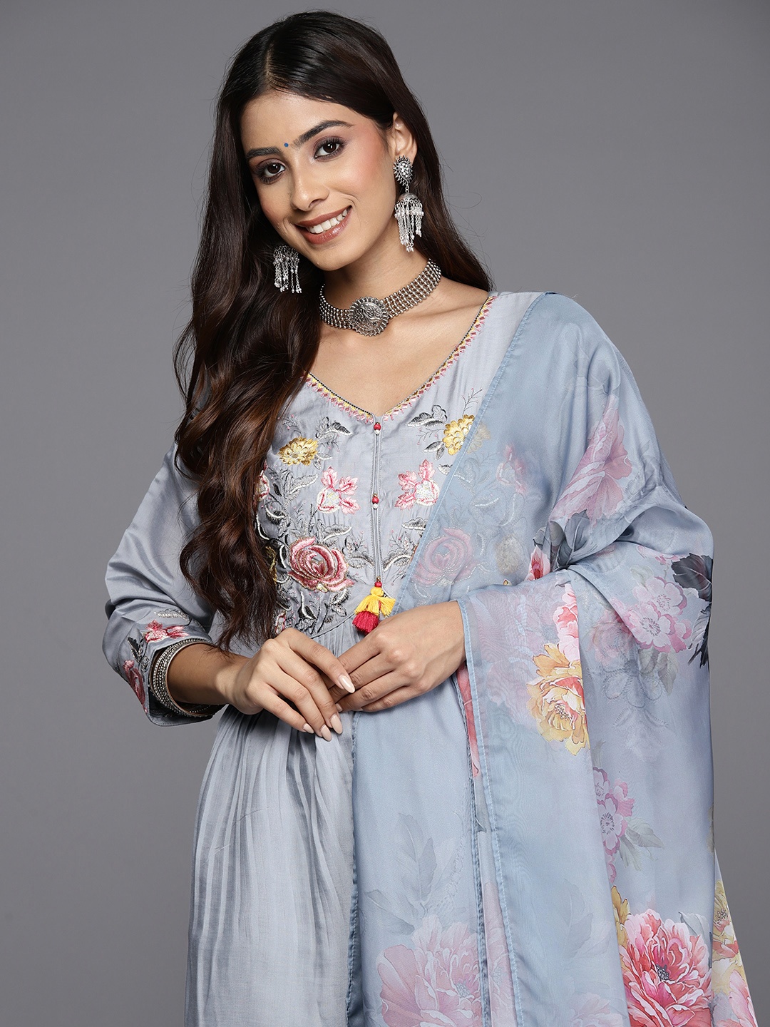 

Indo Era Women Floral Embroidered Empire Thread Work Kurta with Trousers & With Dupatta, Grey