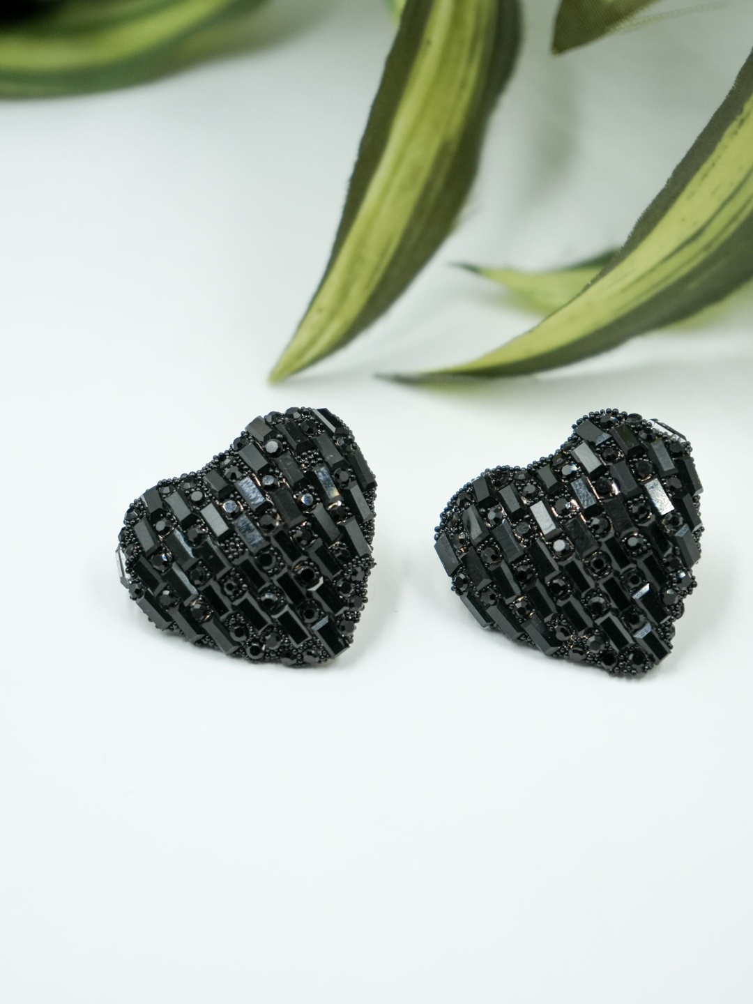 

ISHKAARA Rhodium-Plated Heart Shaped Stone Studded Studs Earrings, Black
