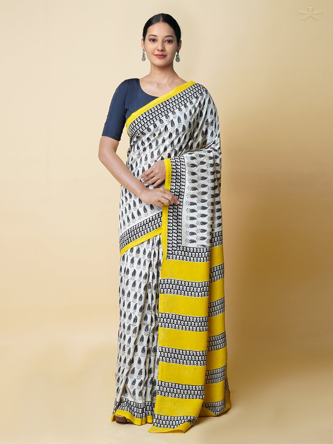 

Unnati Silks Ethnic Motifs Printed Silk Blend Bagru Saree, Cream